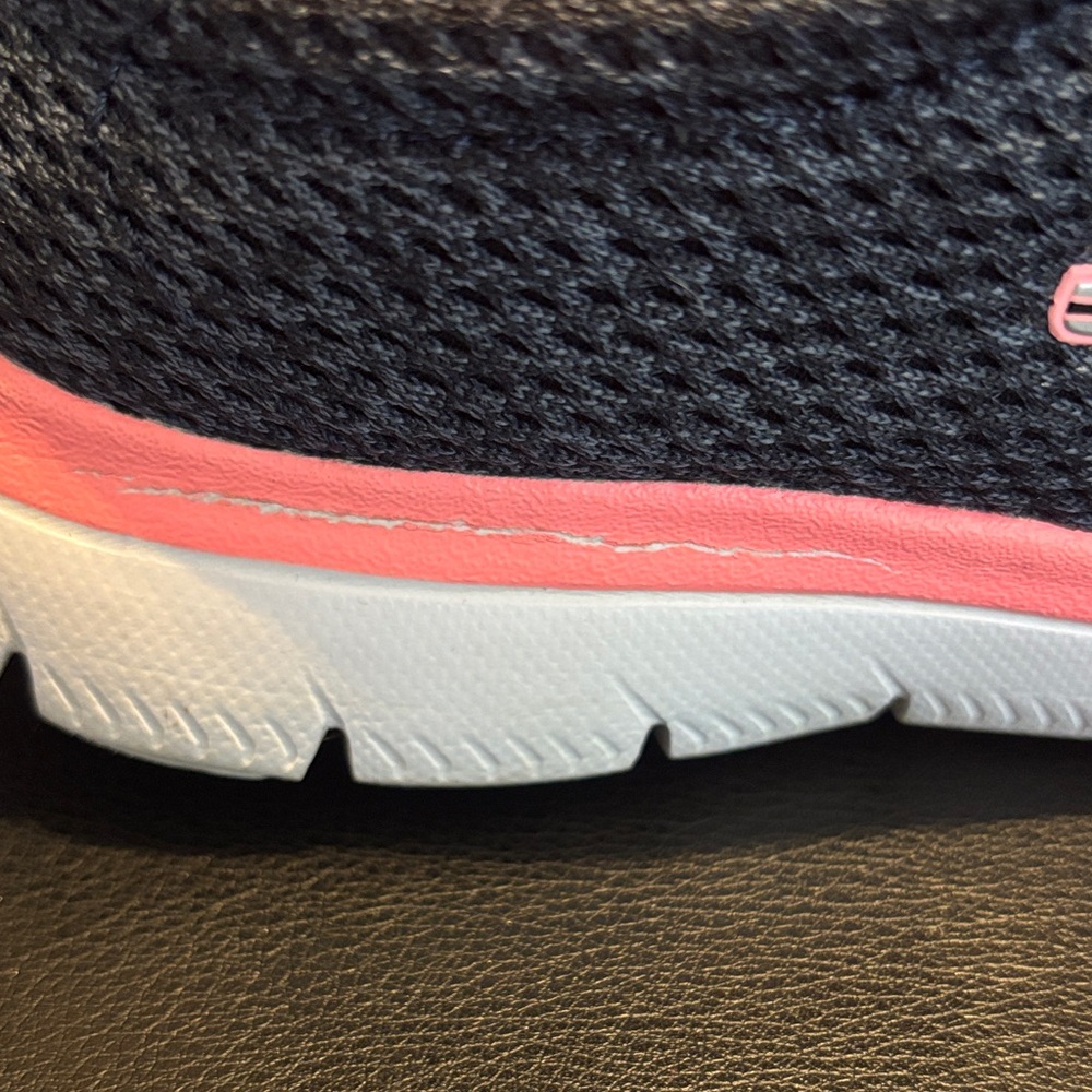 Skechers Summits Women's Navy and Pink Sneakers - Picture 4 of 9